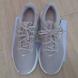 New Nike air max bella TR 4 Athletics woman size:7.5